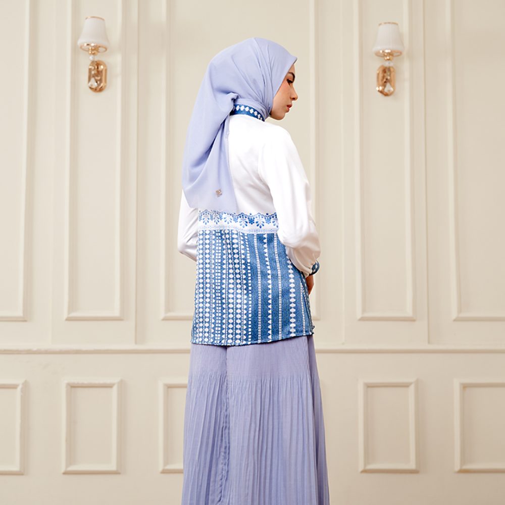 Laura Shirt in Blue - Image 4